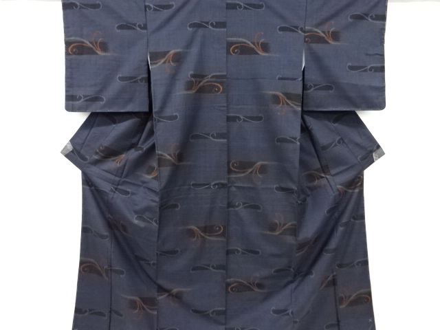 未使用品　唐草模様織り出し本場泥大島紬着物(5マルキ)